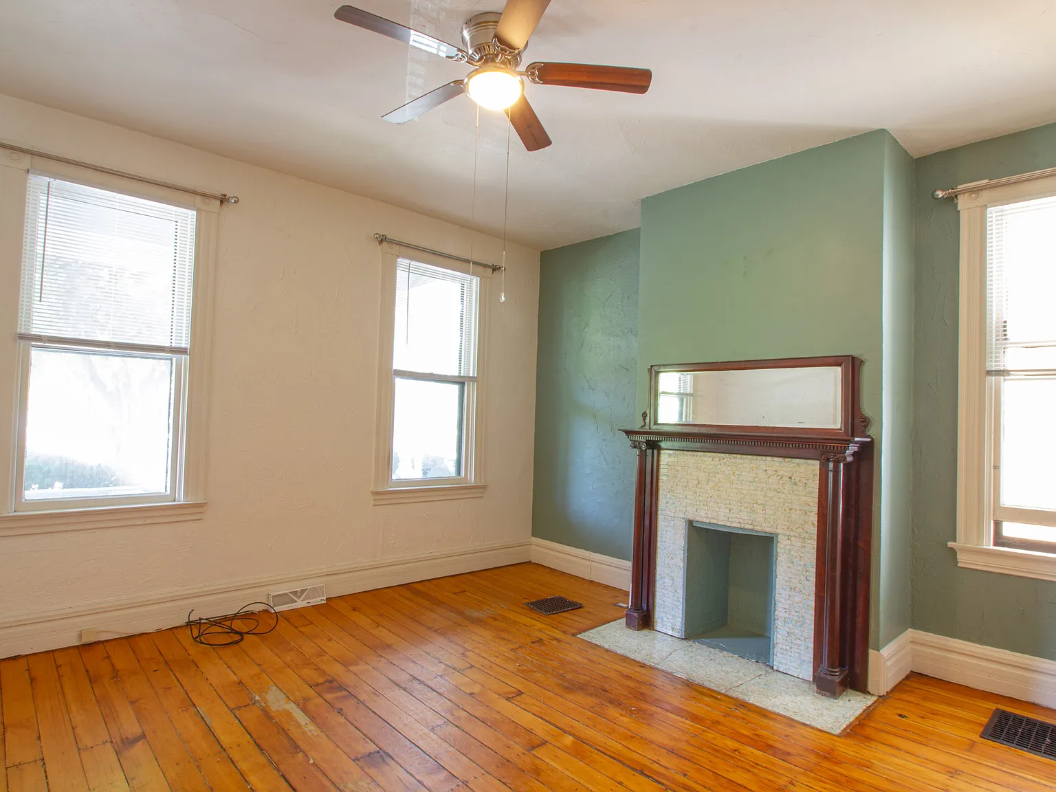 1 bed, 1110 sqft, $1,550 — Photo 2