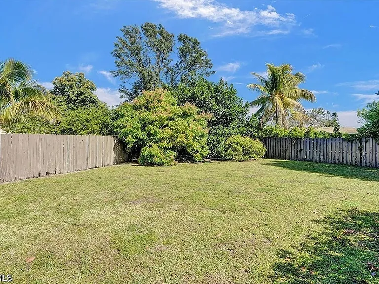 9261 SW 16th Rd W — Photo 3