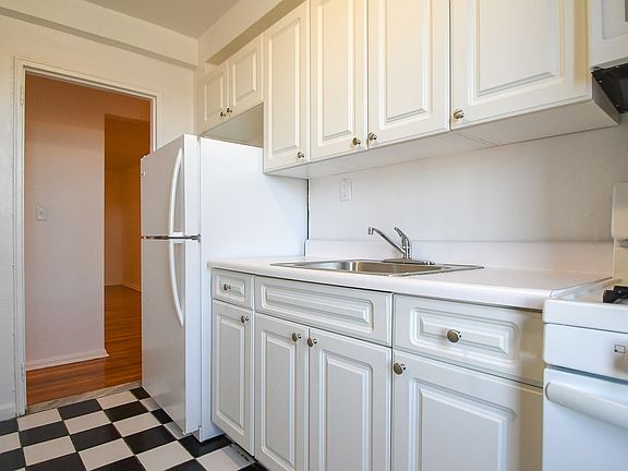 4th image of 1985 Sedgwick Ave APT 1F