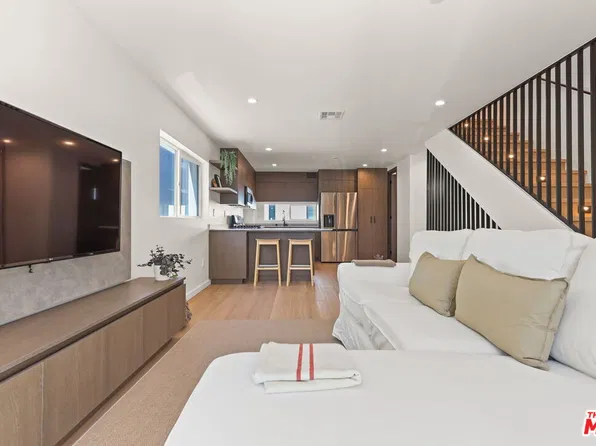 837 N Mariposa Ave #2, Los Angeles, CA 90029