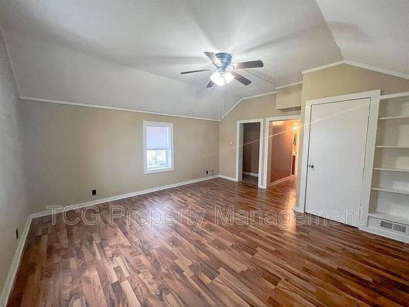 5th image of 410 N Monroe St APT 3