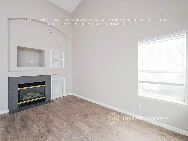 19710 E Lasalle Dr — Photo 3