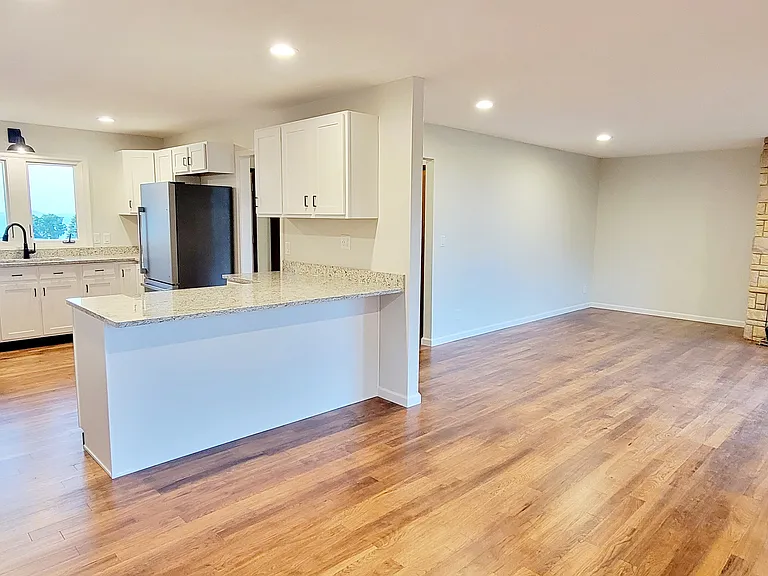 4194 Saint Catherine Rd — Photo 5