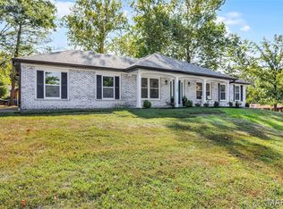12388 Country Glen Ln, Saint Louis, MO 63141