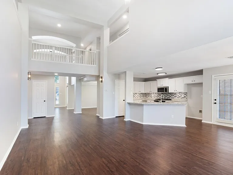 4729 Woodhaven Ln — Photo 14