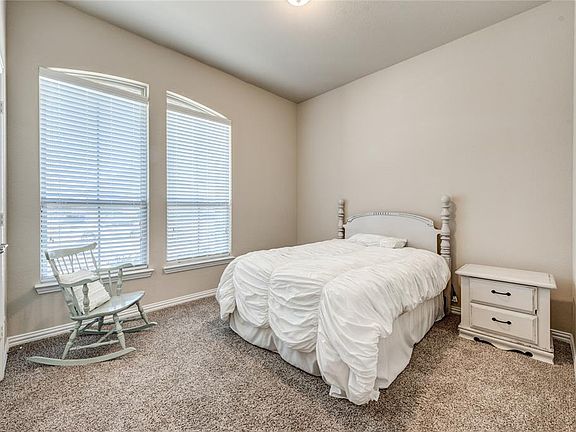 4th image of 4005 Gennaker Dr