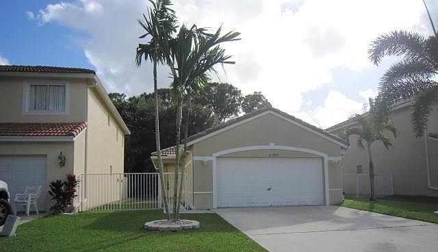 1st image of 6300 Willoughby Cir
