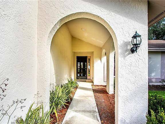 3rd image of 2630 Bridle Dr