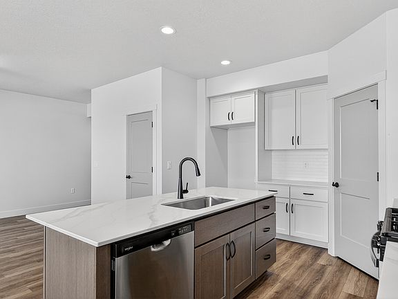 3rd image of 2718 W 2735 N