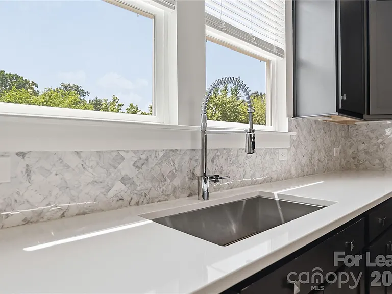 371 S Bruns Ave — Photo 10