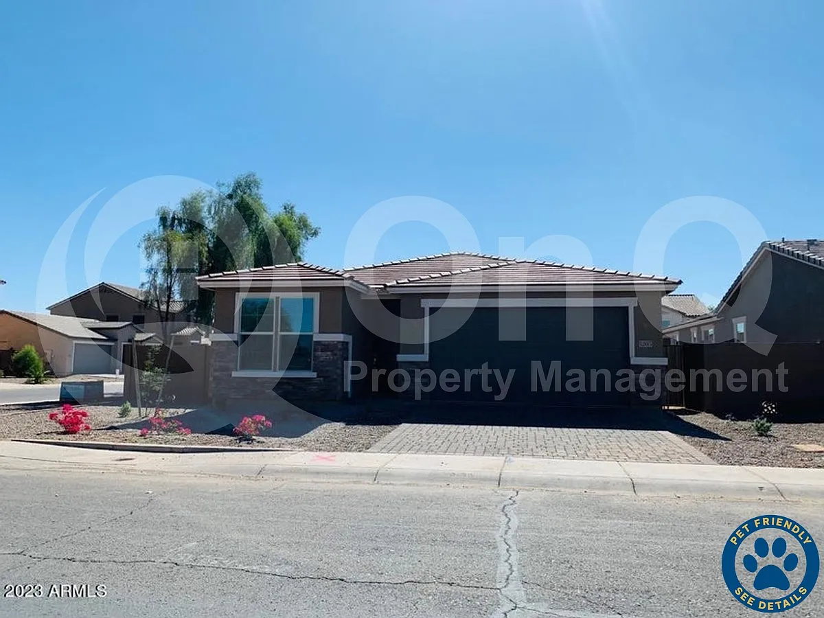 4 bed, 2.0 bath, 1874 sqft, $1,825 — Photo 1