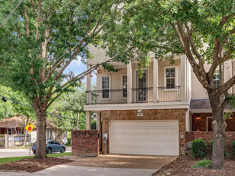 5836 La Vista Dr — Photo 2
