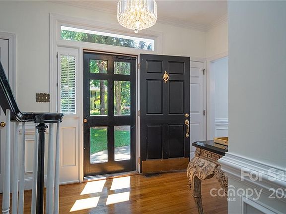 5th image of 7412 Nicole Cir