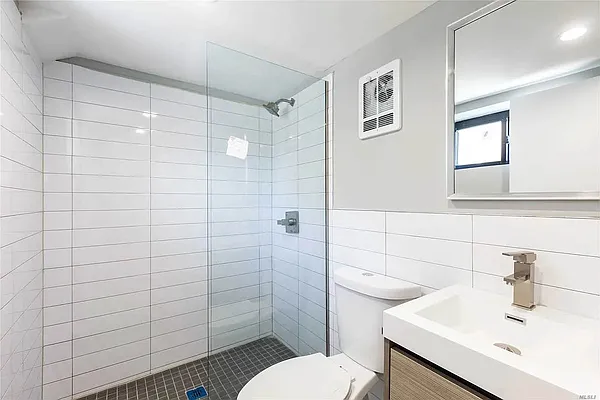 Rented by GROOME REALTY LLC | media 36