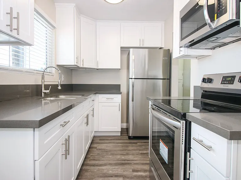 20936 Amie Ave — Photo 21