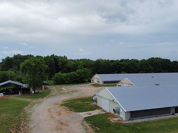 5th image of 350 Helton Rd