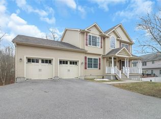 75 Lakes Rd, Monroe, NY 10950