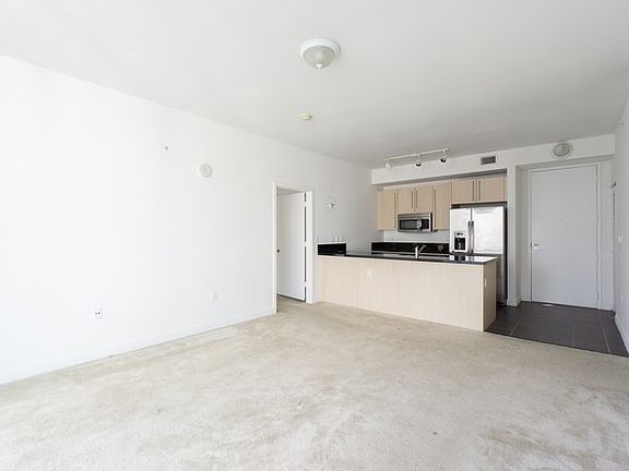 5th image of 1111 SW 1st Ave APT 3223-N
