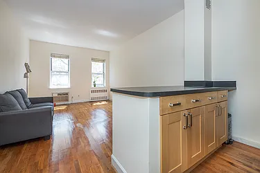 Rented by R New York