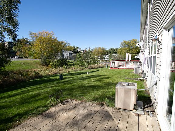 4th image of 203 Sycamore Dr