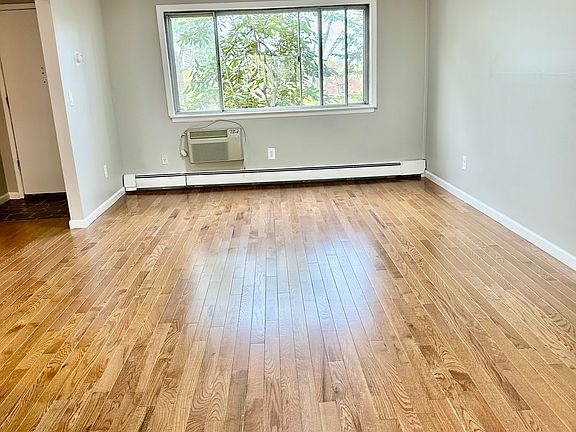 3rd image of 200 Woodmont Ave APT 99