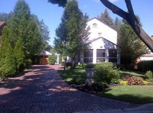 710 N Carlton Ave, Wheaton, IL 60187