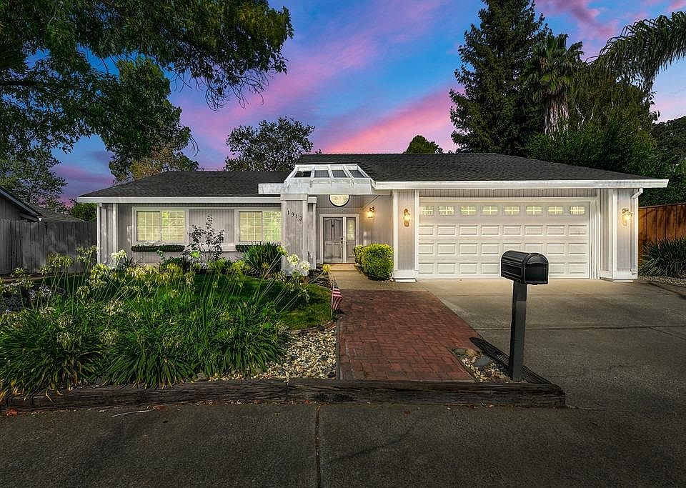 1st image of 1913 Larkin Dr