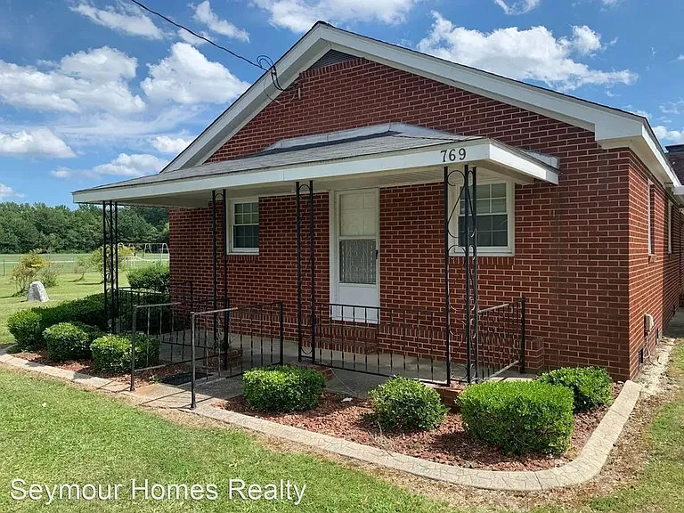 769 Rosewood Rd — Photo 1