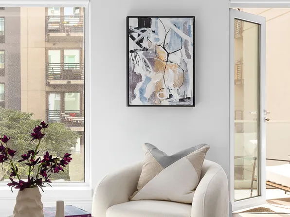 610 Warren Street image 2 of 16