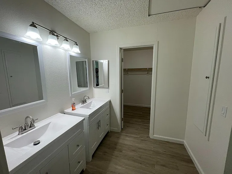 Master bedroom bathroom