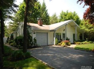 1062 Old Town Rd, Coram, NY 11727