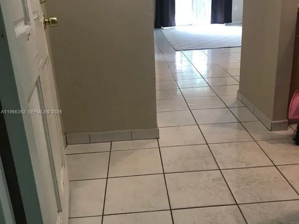 1530 SW 2nd St APT 101, Miami, FL 33135