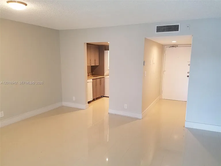 220 Lakeview Dr #206 — Photo 12