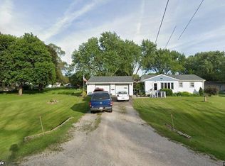 420 Crestridge Dr, Waterloo, IA 50702