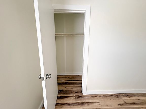5th image of 70 E 18th St APT D