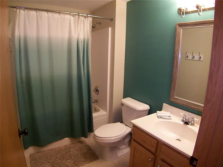 1077 Hewitt Blvd — Photo 14