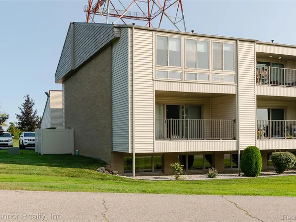 3995 River Rd APT 16, East China, MI 48054