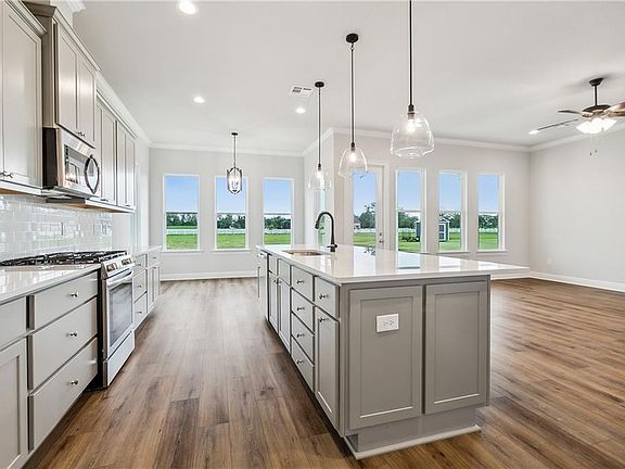 4th image of 22 W Priscilla Ln
