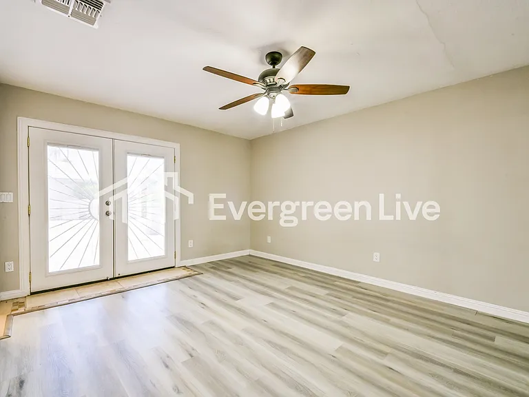 835 S Revolta Cir — Photo 7