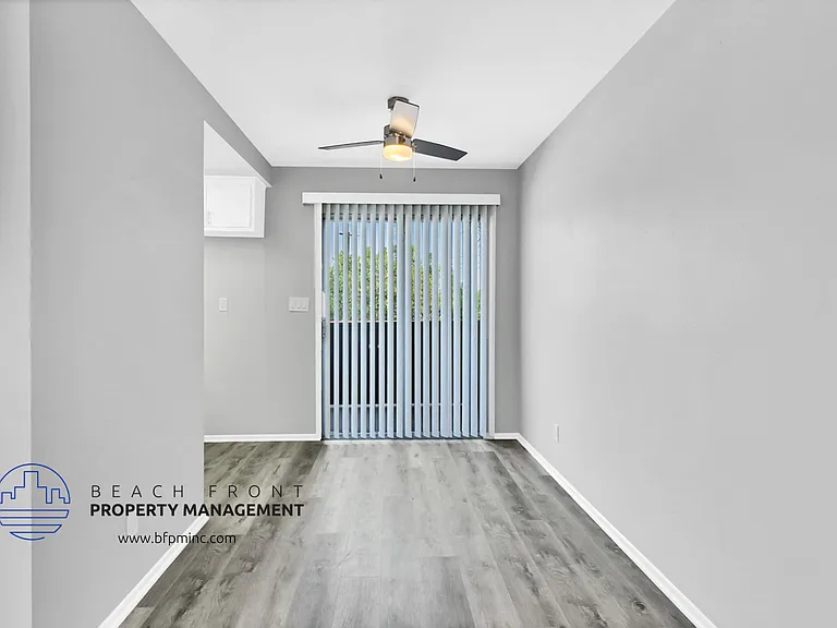 250 E Acacia St — Photo 8