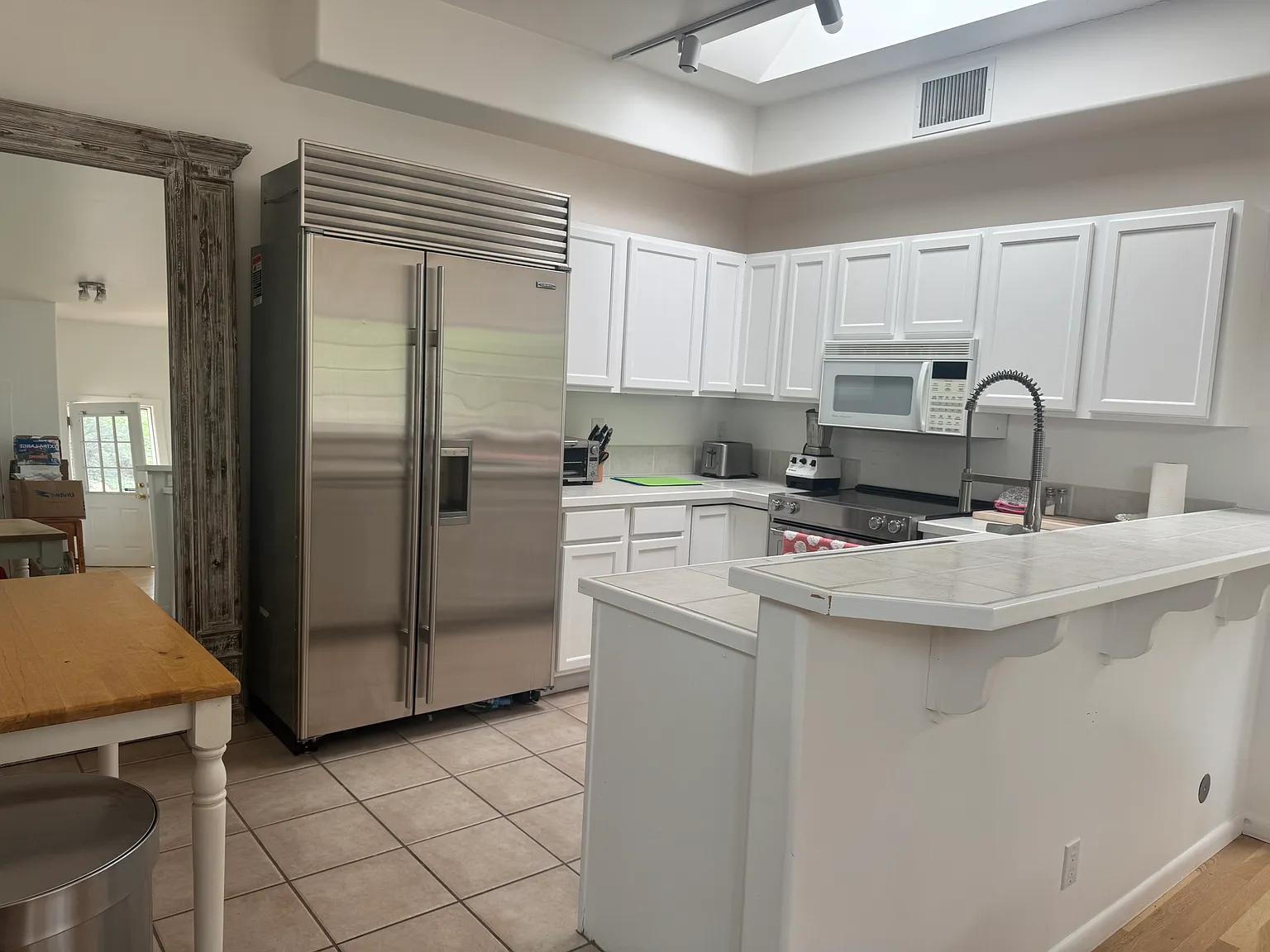 1 bed, 900 sqft, $2,400 — Photo 4