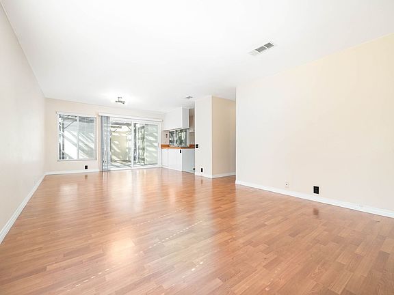 4th image of 10536 Greenford Dr