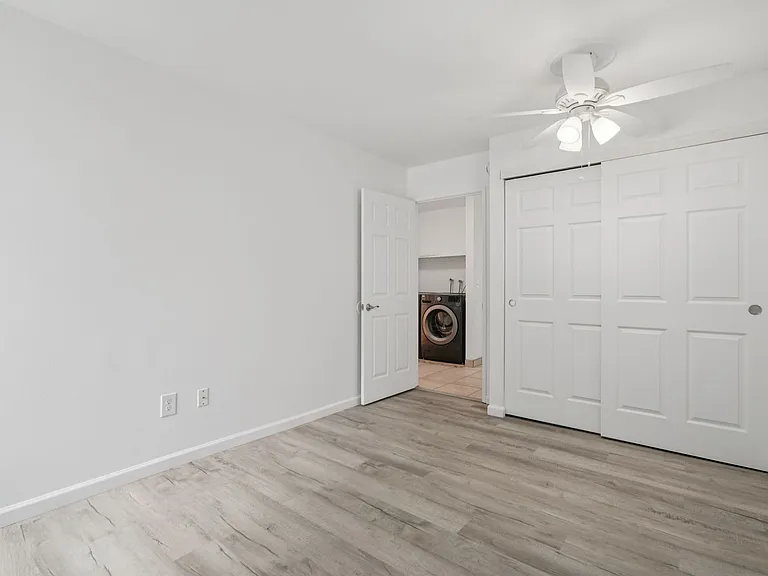 Images Columbia Apartments — Photo 19