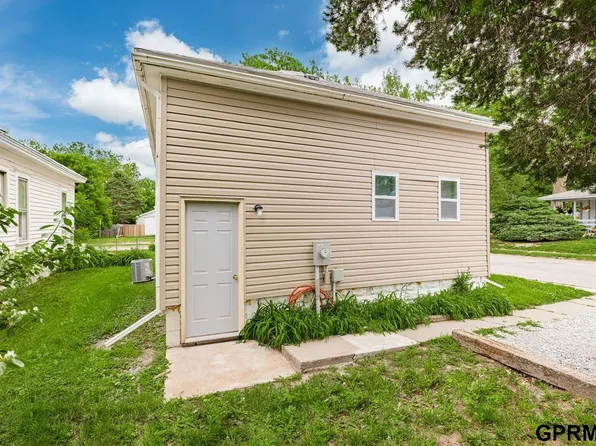 1701 N 32nd St, Lincoln, NE 68503