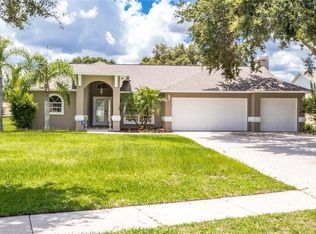 2809 Bent Leaf Dr, Valrico, FL 33594