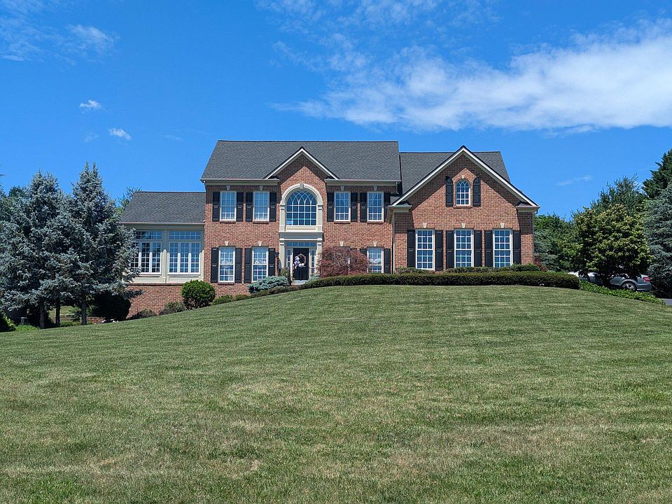 1st image of 9808 Pembroke Dr