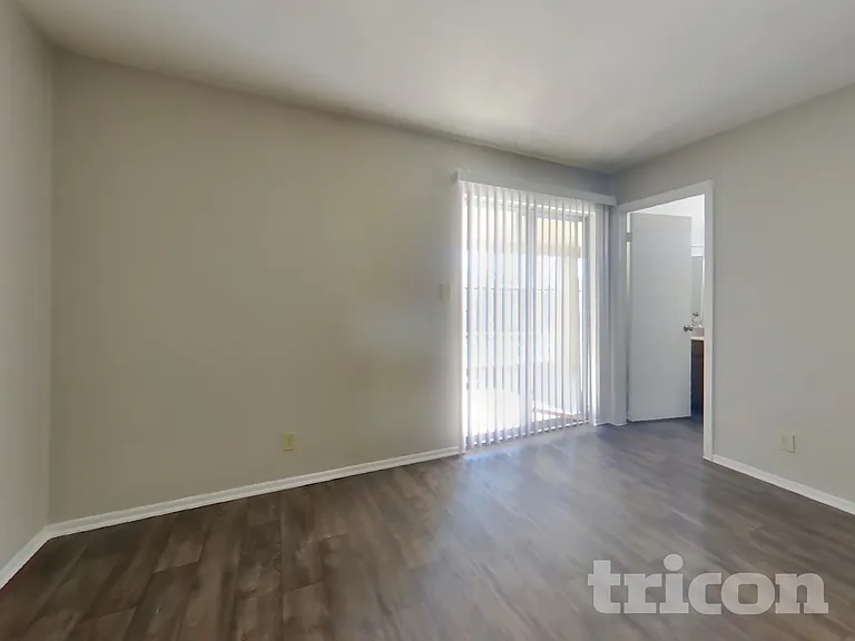 4323 W Poinsettia Dr — Photo 6