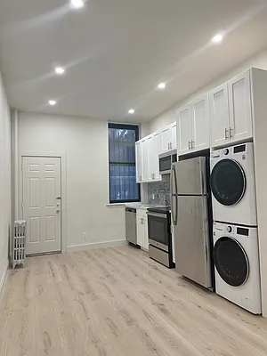 Rented by Peter R. Hungerford, LREB | media 21