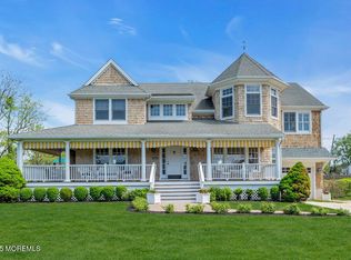 39 Valentine St, Monmouth Beach, NJ 07750