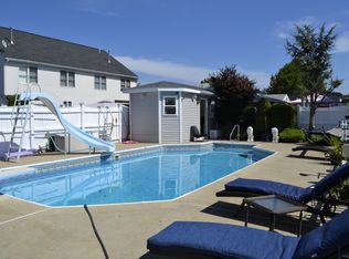 140 Oakwood, revere, MA 02151